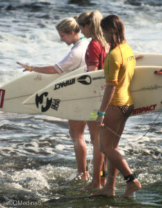 surfing girls PR